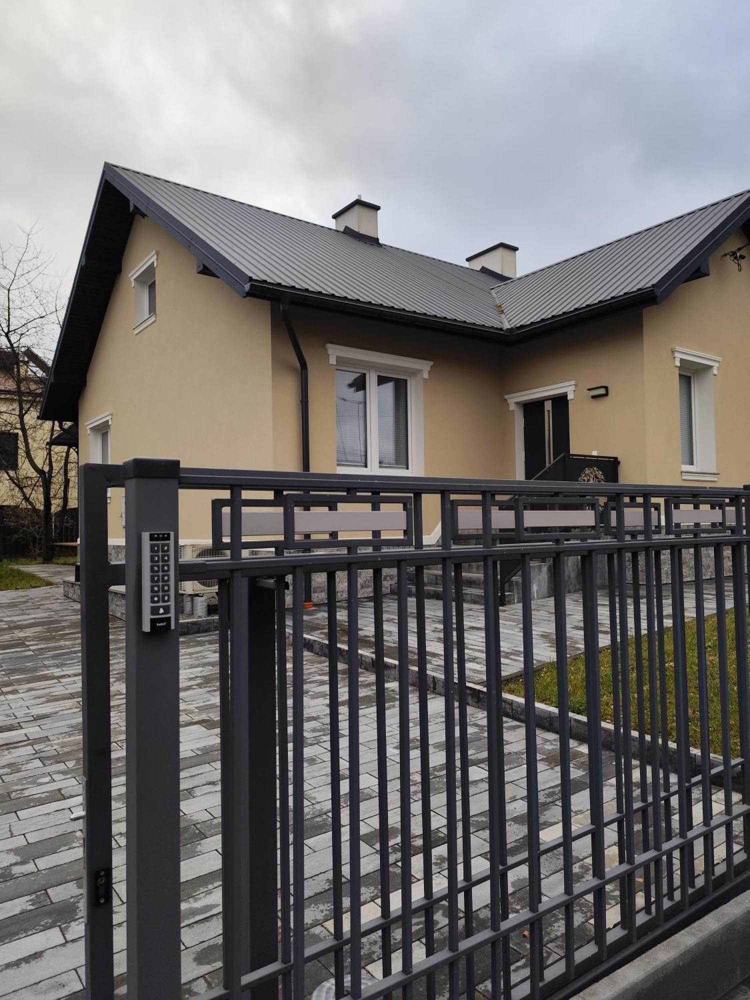 Berryblossom Estate Krosno Eksteriør billede